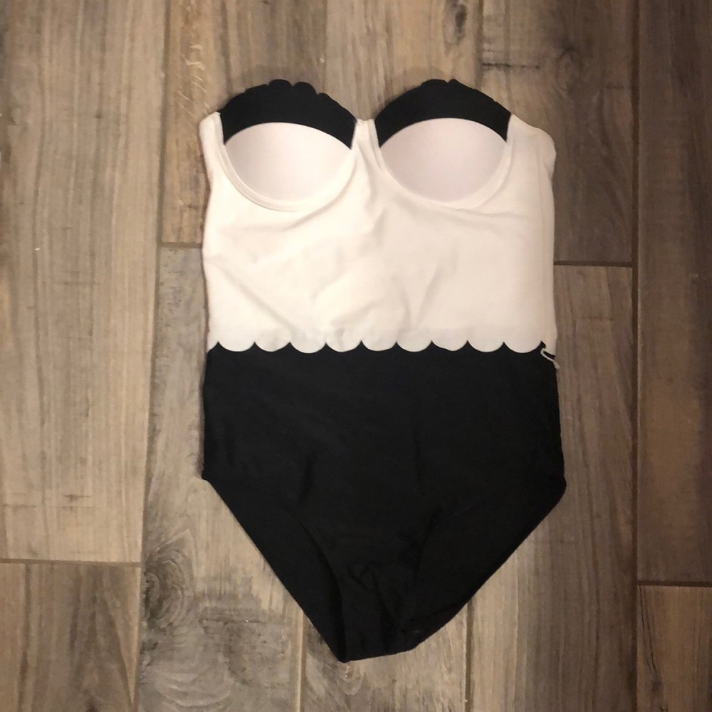 Black and white strapless bathing suit